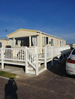 6 BERTH 2 BEDROOM PALM GROVE 60 , GOLDEN PALM sleeps 4